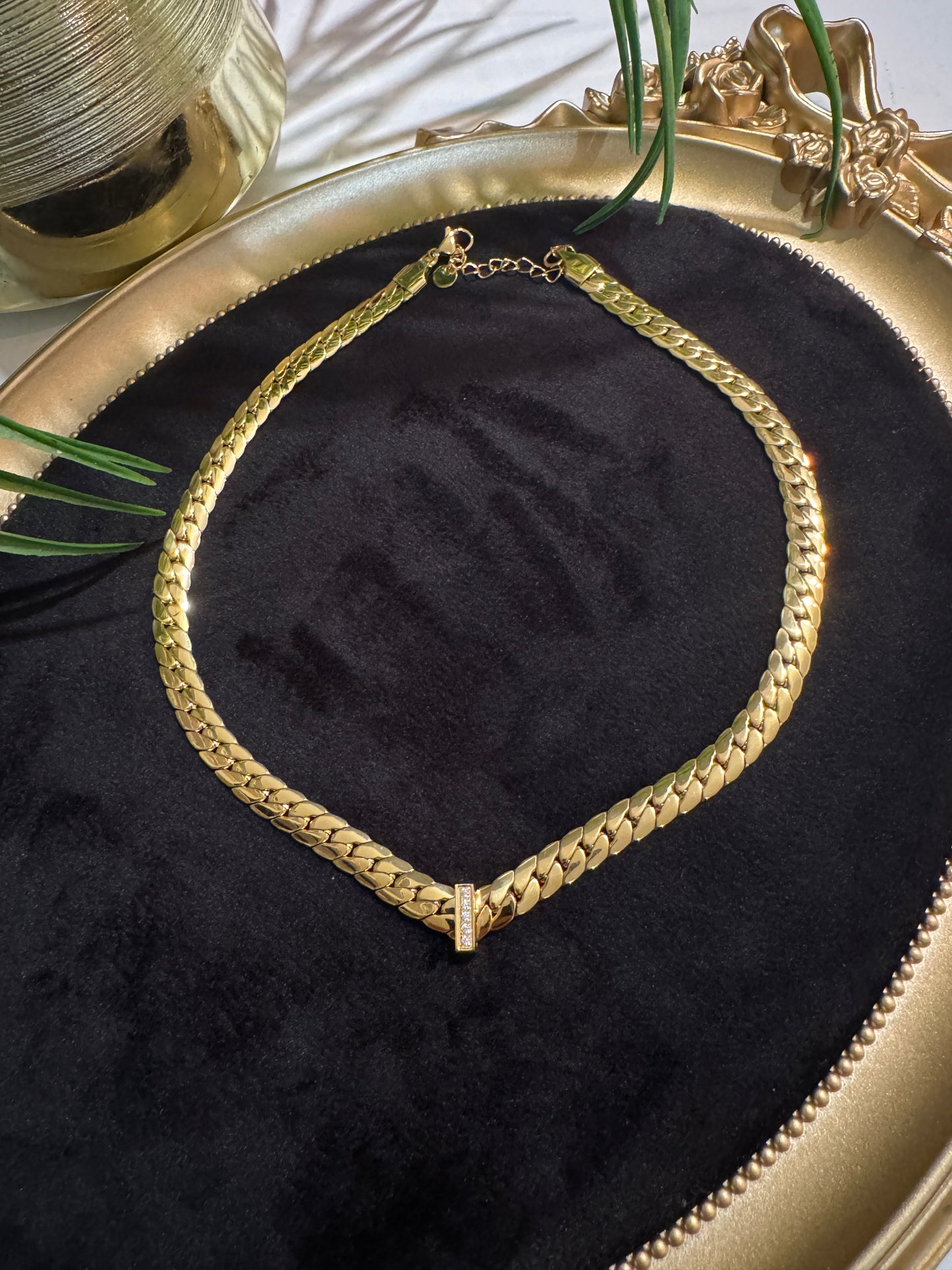 Collier Radco luxe model comme l’or