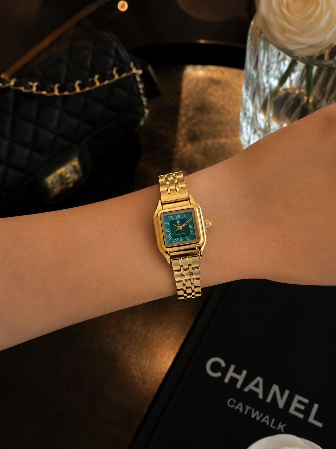 Montre charme de luxe