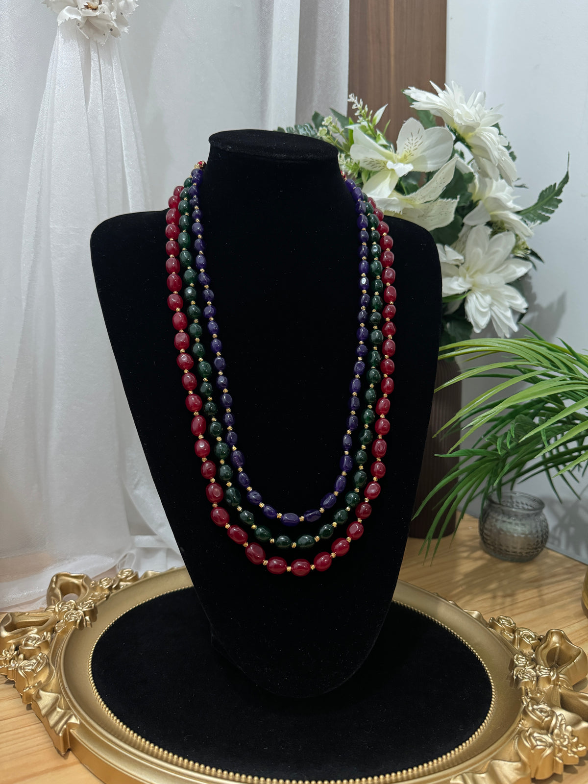 Collier trois rangs en pierres naturelles