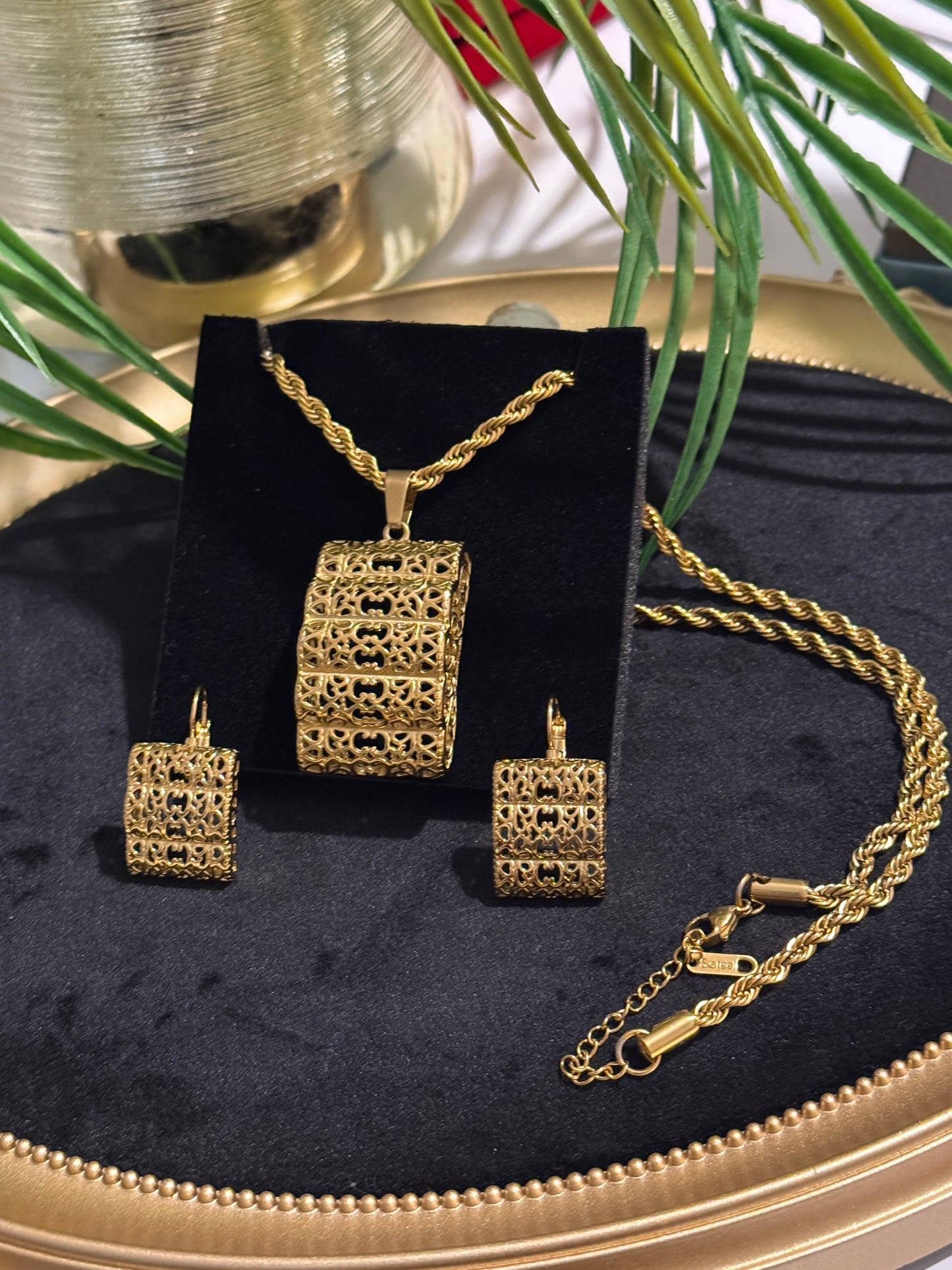 Ensemble Fraka model comme l’or