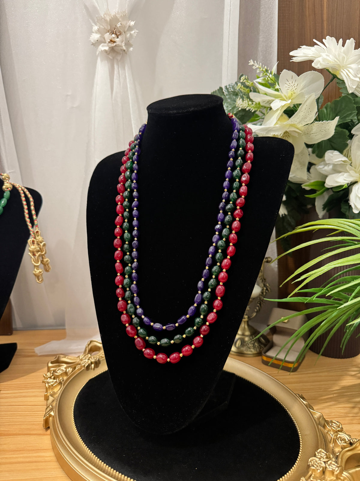 Collier trois rangs en pierres naturelles