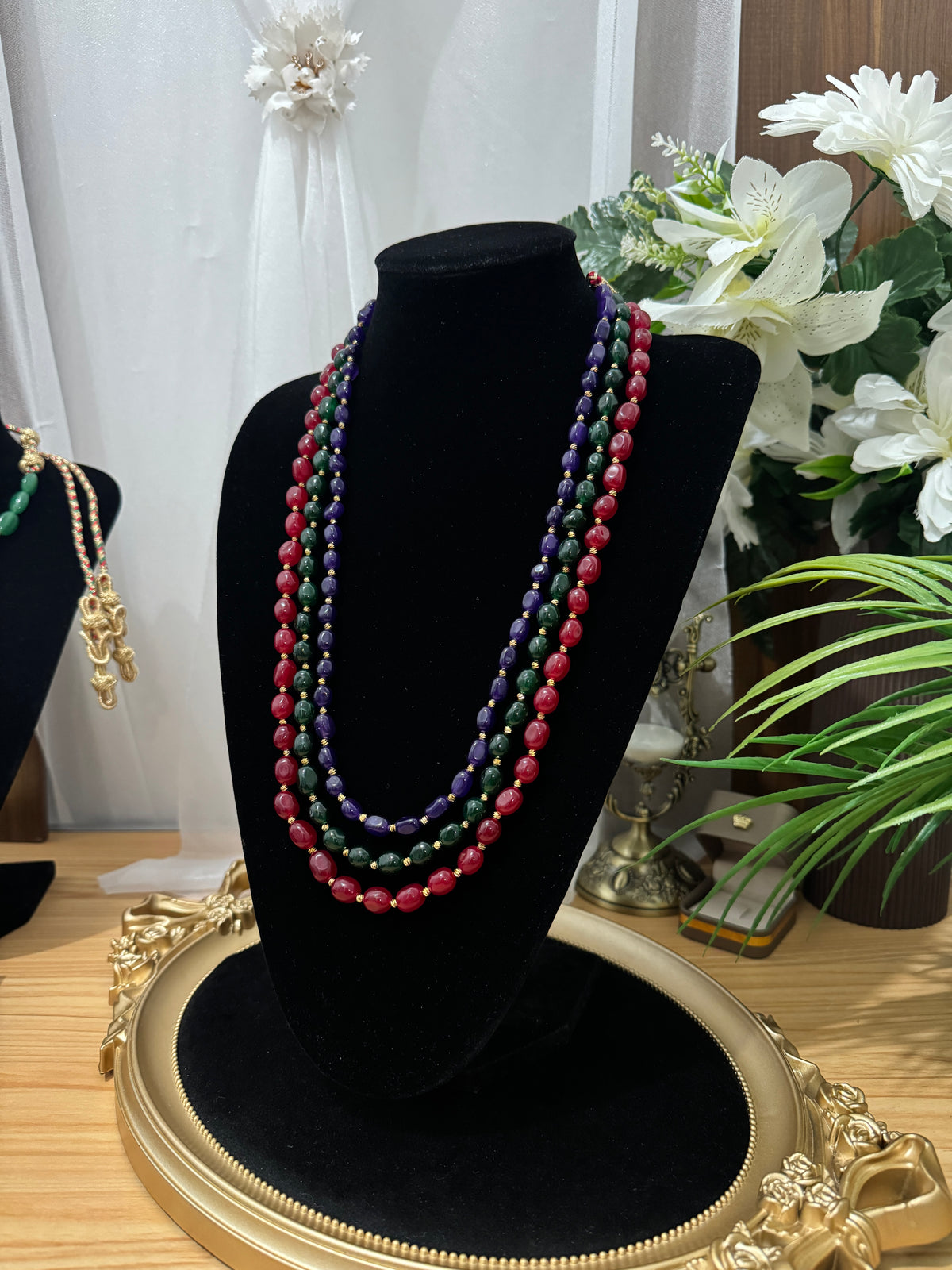 Collier trois rangs en pierres naturelles