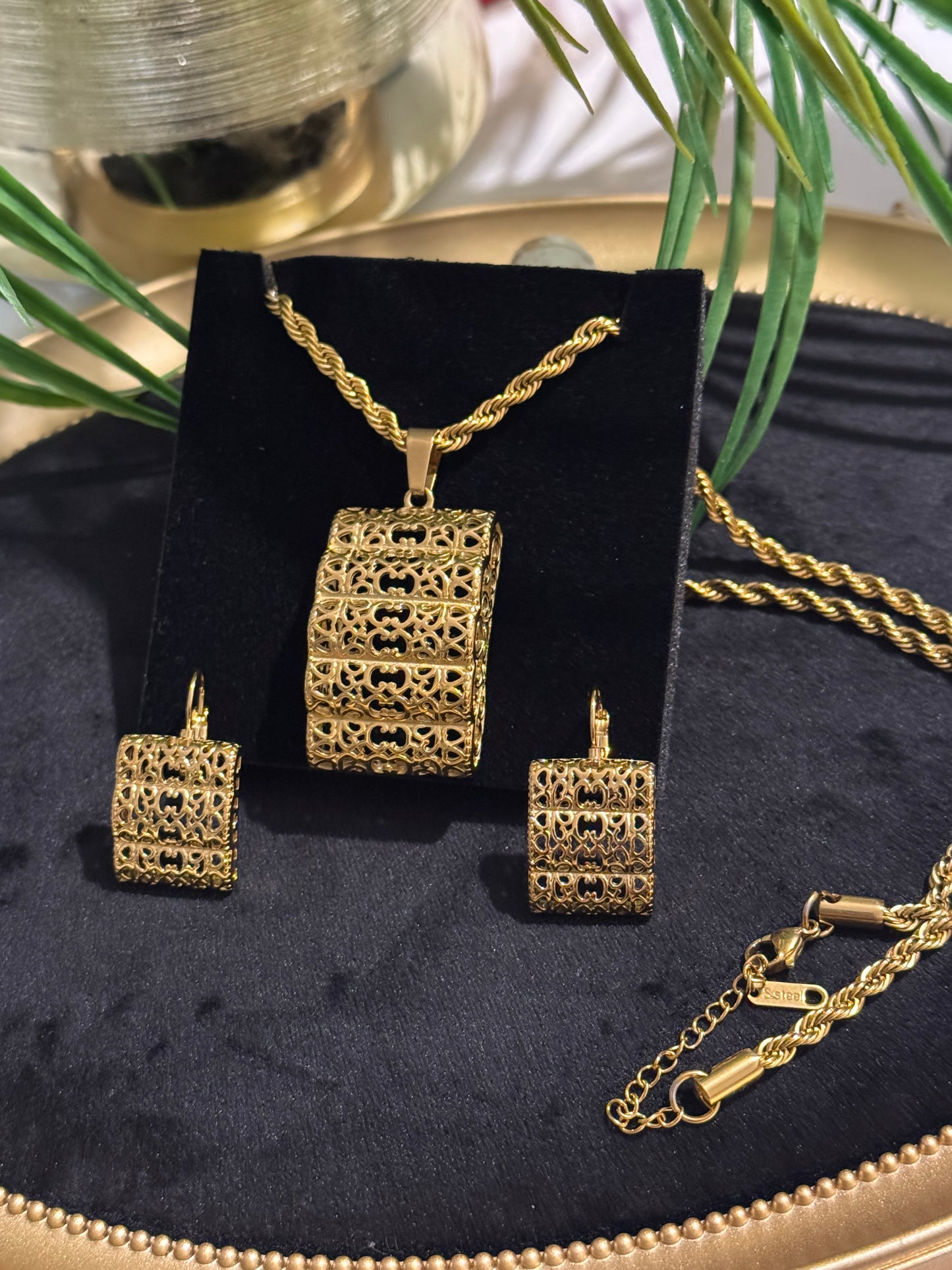 Ensemble Fraka model comme l’or