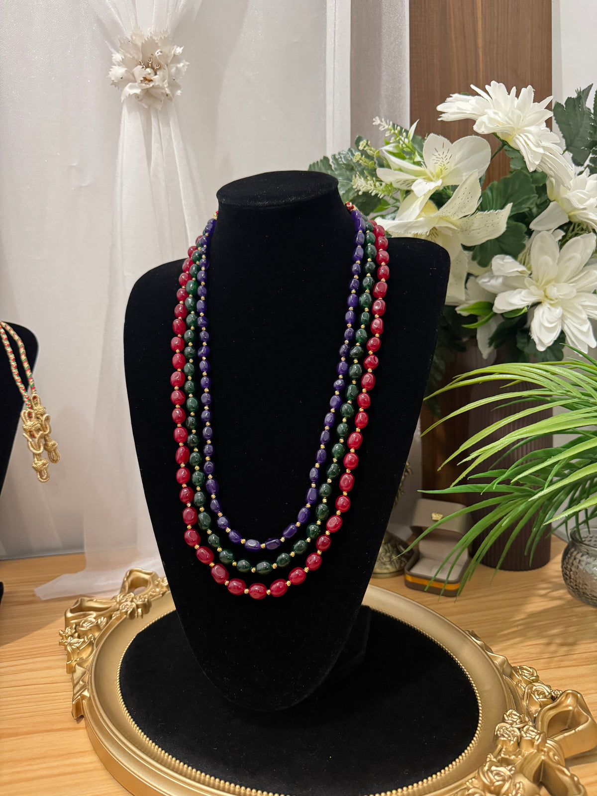 Collier trois rangs en pierres naturelles