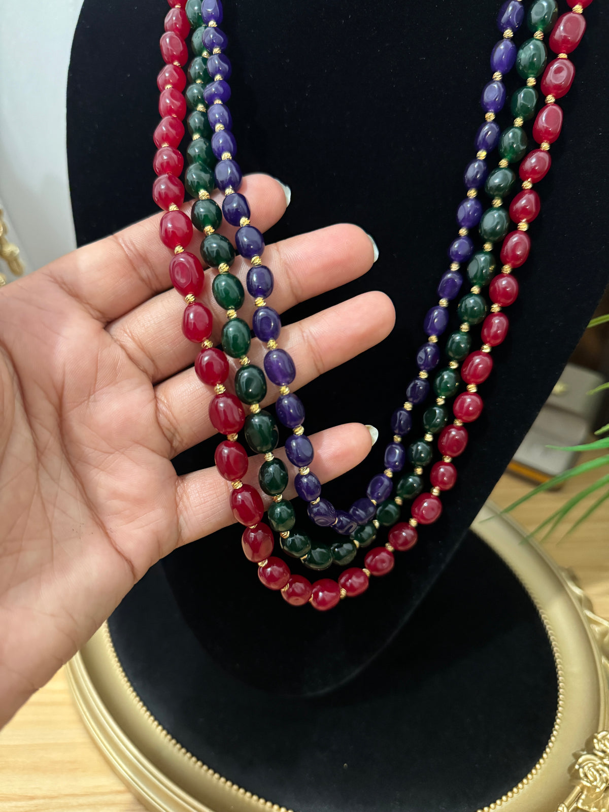 Collier trois rangs en pierres naturelles
