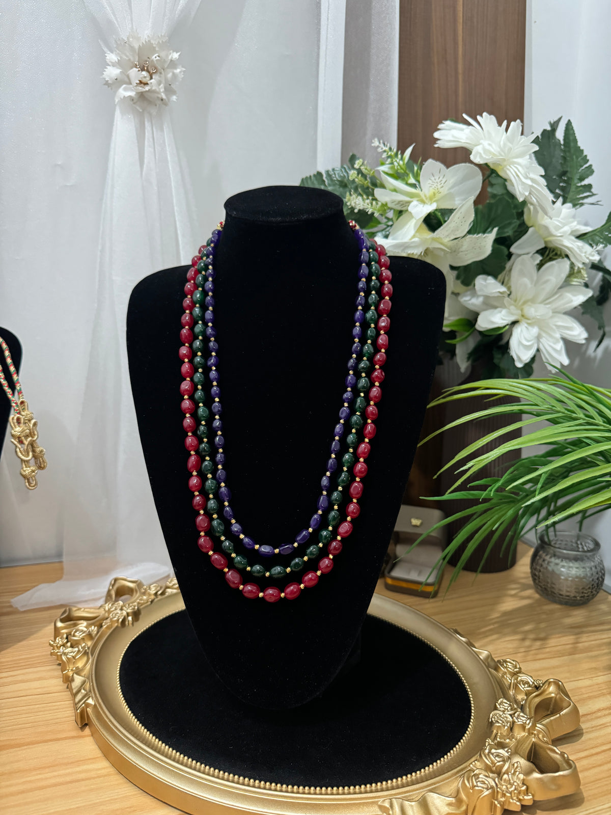Collier trois rangs en pierres naturelles