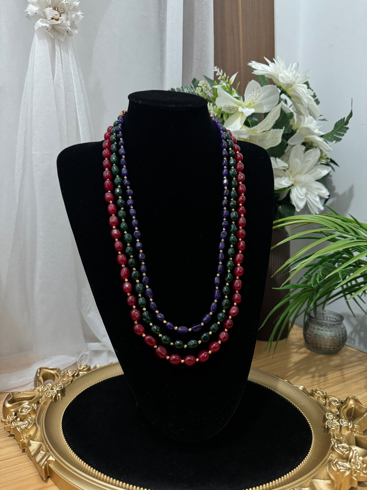 Collier trois rangs en pierres naturelles