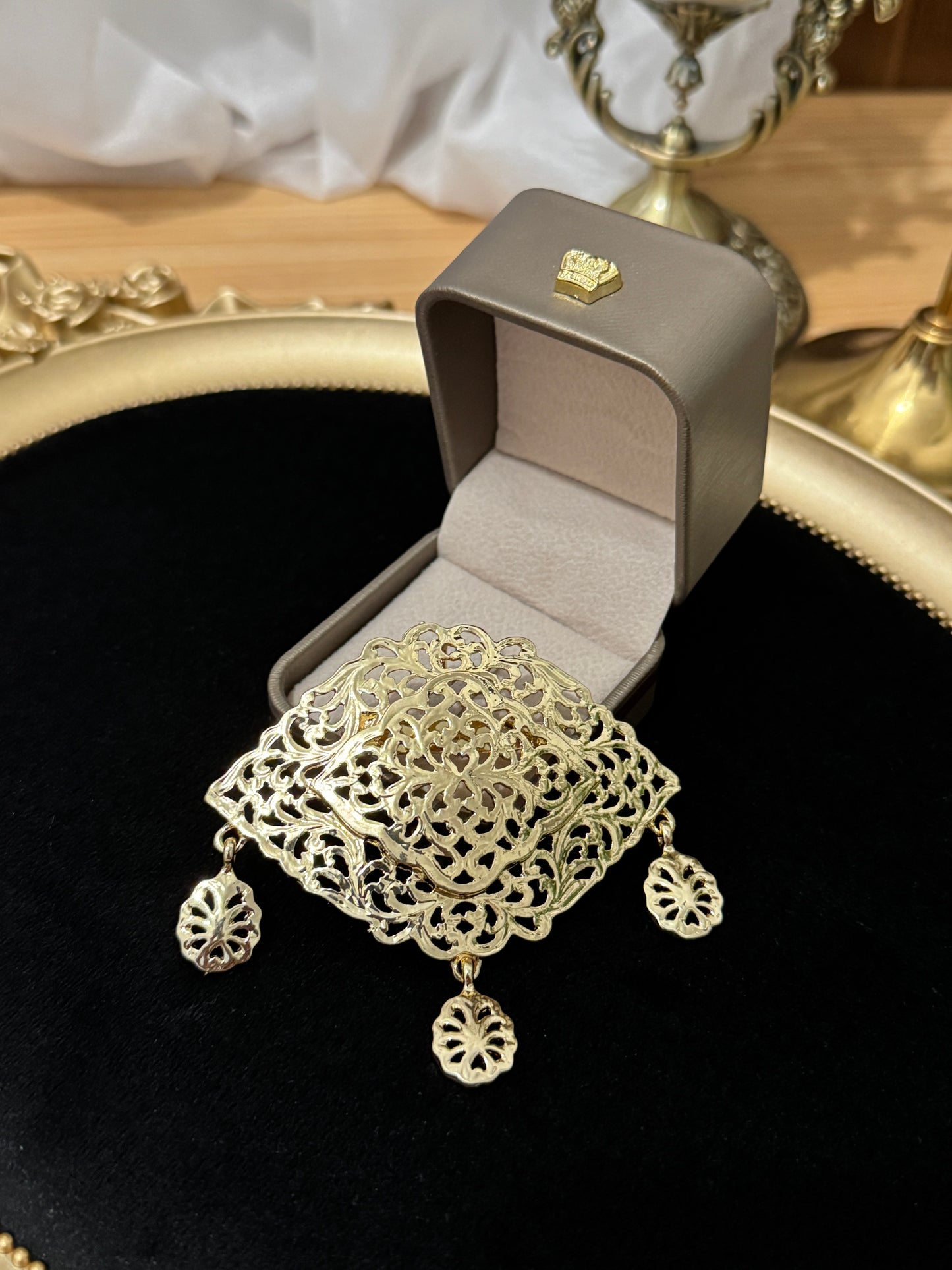 Broche Dorée – Plaqué Or