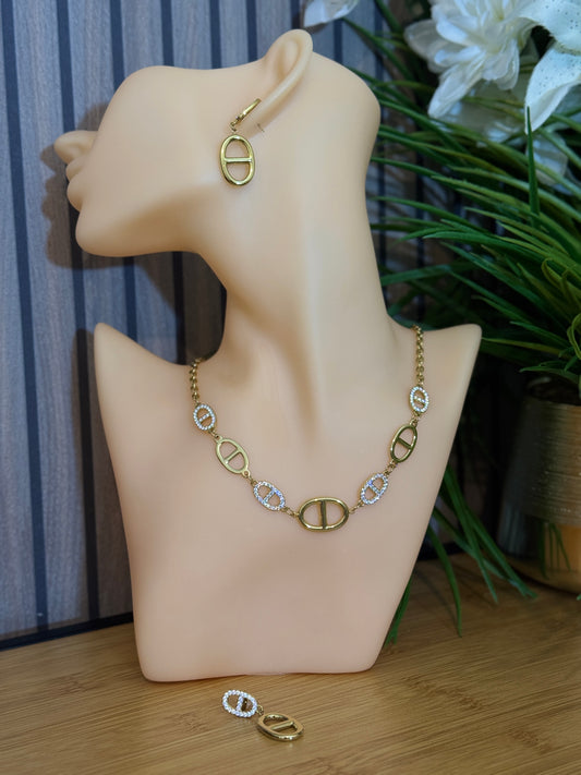 Collier Luxury