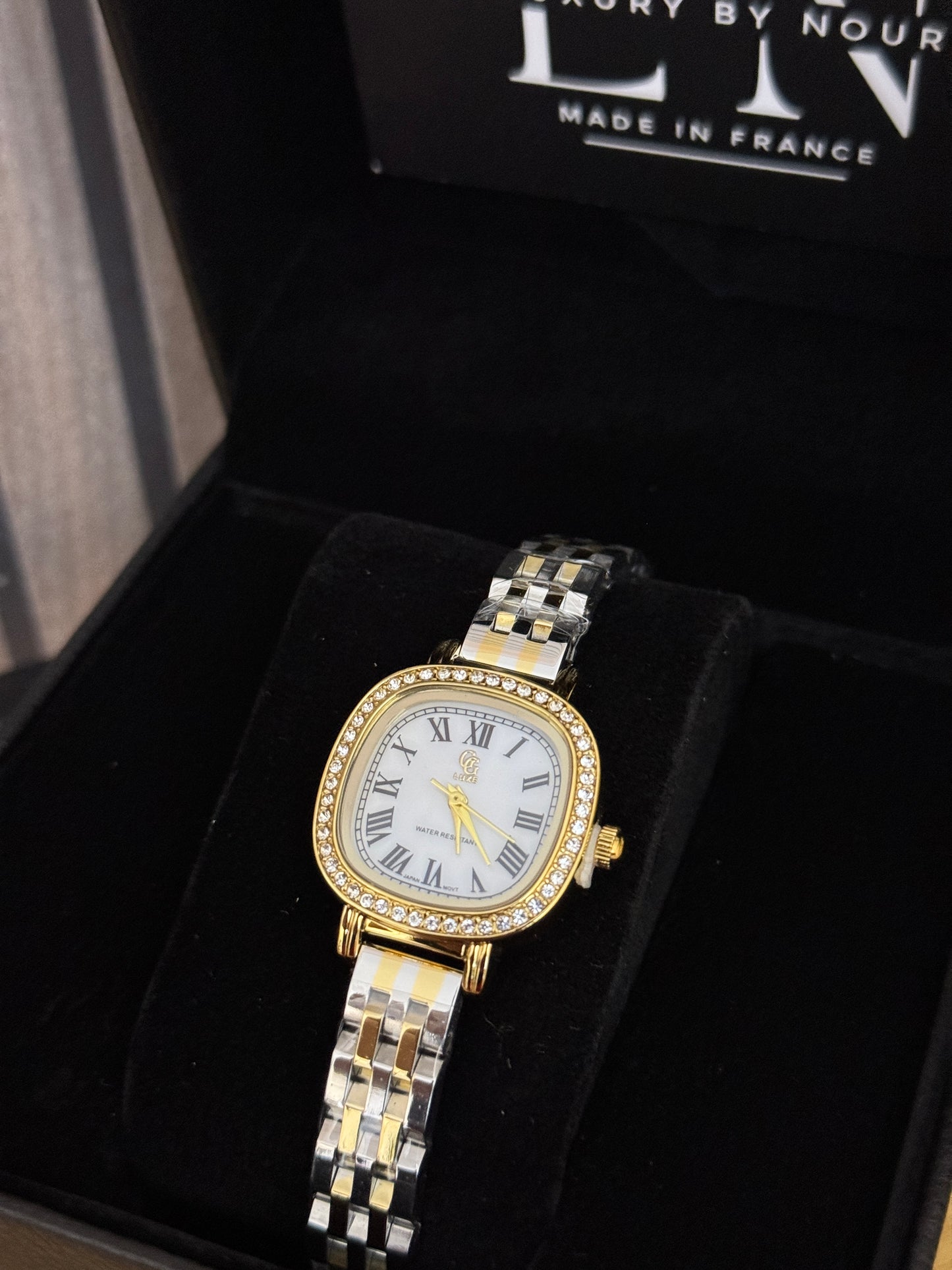 Montre Holla