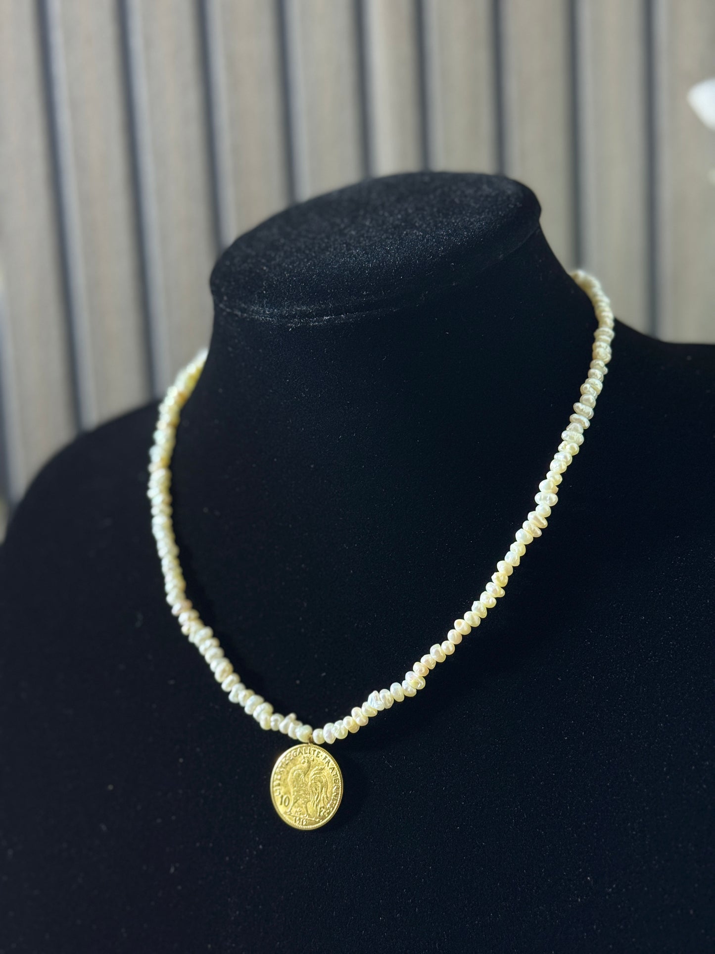 Collier luxe d’or جوهر حر