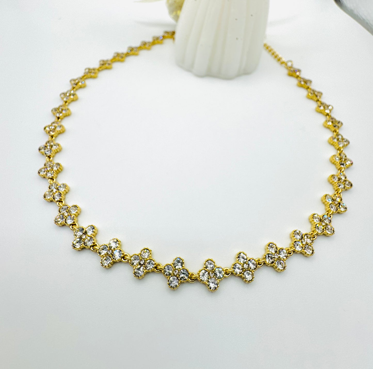 Collier Luxury