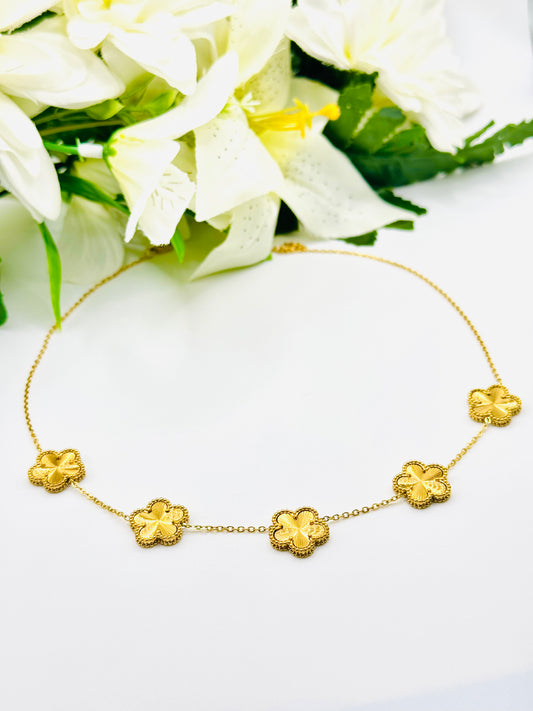 Collier fleurs d’or
