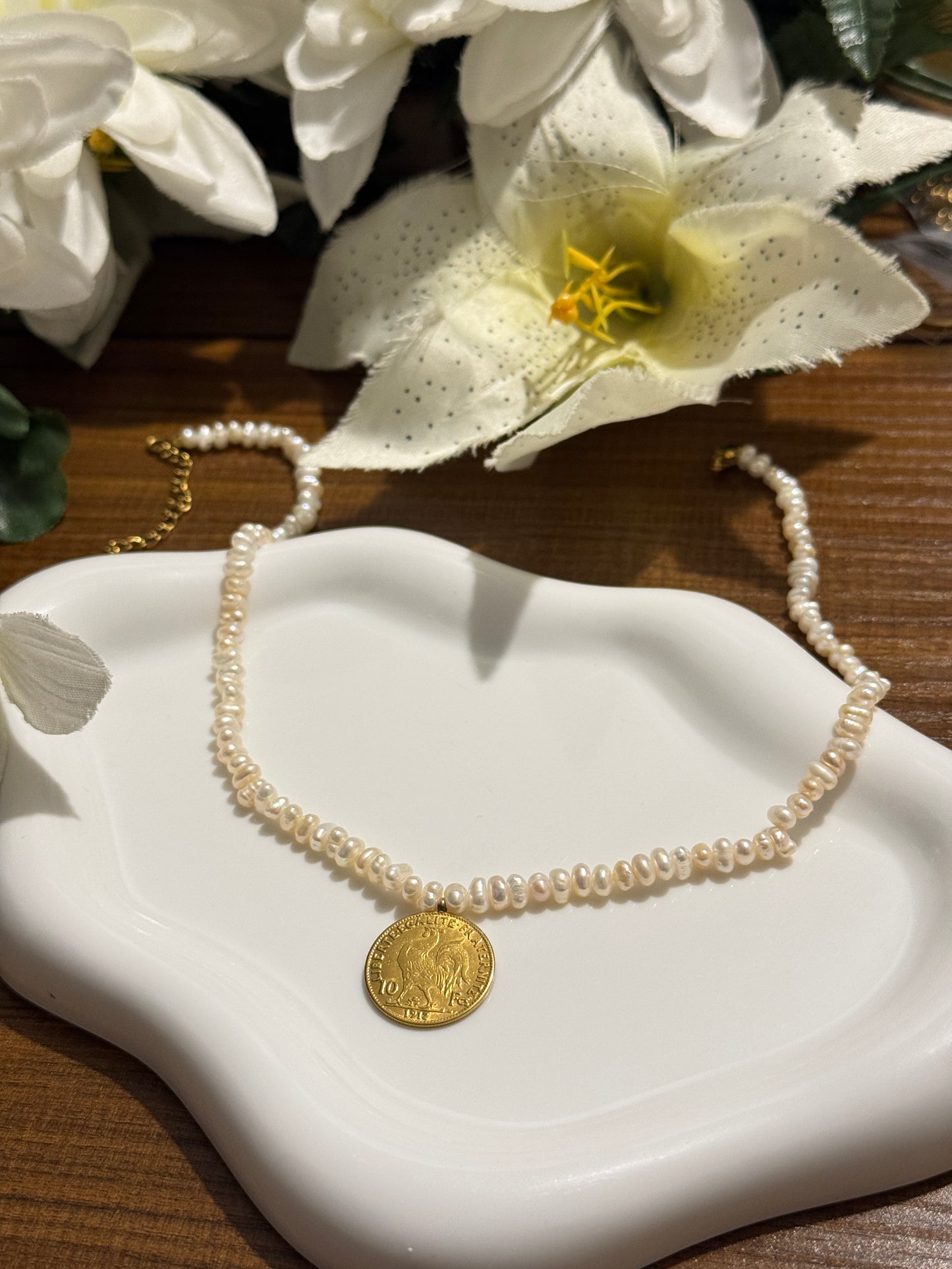 Collier luxe d’or جوهر حر
